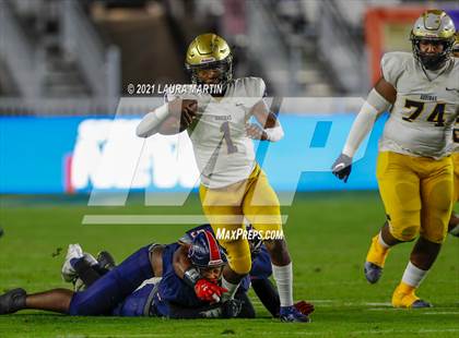 Thumbnail 3 in St. Thomas Aquinas vs. Tampa Bay Tech (FHSAA 7A Final) photogallery.
