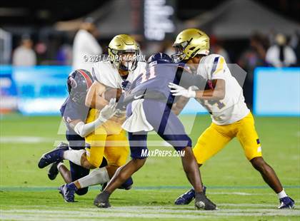 Thumbnail 1 in St. Thomas Aquinas vs. Tampa Bay Tech (FHSAA 7A Final) photogallery.