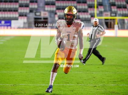 Thumbnail 3 in St. Thomas Aquinas vs. Tampa Bay Tech (FHSAA 7A Final) photogallery.