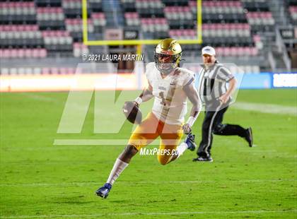 Thumbnail 1 in St. Thomas Aquinas vs. Tampa Bay Tech (FHSAA 7A Final) photogallery.