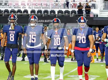 Thumbnail 2 in St. Thomas Aquinas vs. Tampa Bay Tech (FHSAA 7A Final) photogallery.