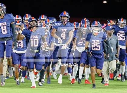 Thumbnail 2 in St. Thomas Aquinas vs. Tampa Bay Tech (FHSAA 7A Final) photogallery.