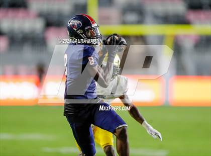 Thumbnail 3 in St. Thomas Aquinas vs. Tampa Bay Tech (FHSAA 7A Final) photogallery.