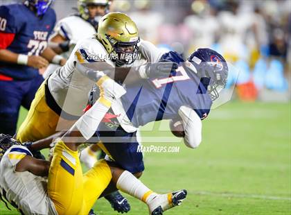 Thumbnail 3 in St. Thomas Aquinas vs. Tampa Bay Tech (FHSAA 7A Final) photogallery.