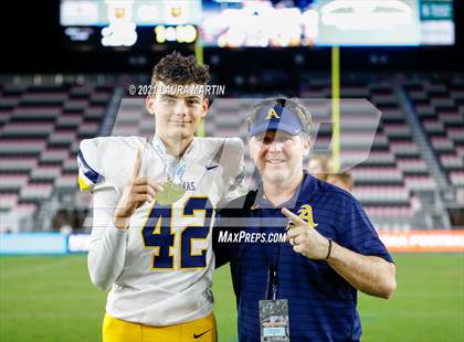 Thumbnail 2 in St. Thomas Aquinas vs. Tampa Bay Tech (FHSAA 7A Final) photogallery.