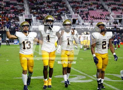 Thumbnail 3 in St. Thomas Aquinas vs. Tampa Bay Tech (FHSAA 7A Final) photogallery.