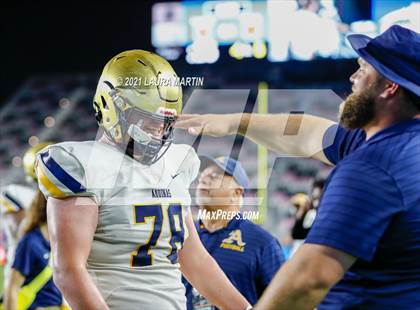 Thumbnail 2 in St. Thomas Aquinas vs. Tampa Bay Tech (FHSAA 7A Final) photogallery.