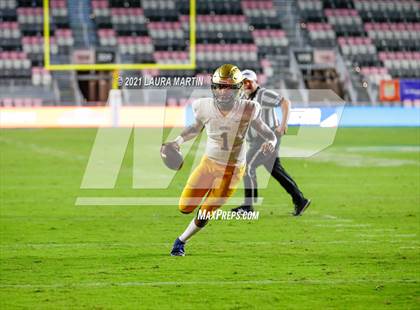 Thumbnail 2 in St. Thomas Aquinas vs. Tampa Bay Tech (FHSAA 7A Final) photogallery.