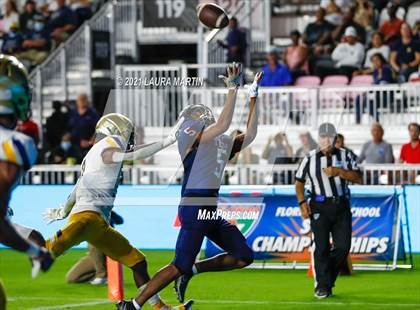 Thumbnail 1 in St. Thomas Aquinas vs. Tampa Bay Tech (FHSAA 7A Final) photogallery.