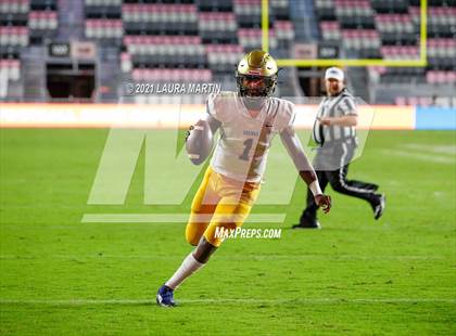 Thumbnail 3 in St. Thomas Aquinas vs. Tampa Bay Tech (FHSAA 7A Final) photogallery.