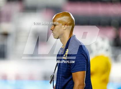 Thumbnail 2 in St. Thomas Aquinas vs. Tampa Bay Tech (FHSAA 7A Final) photogallery.