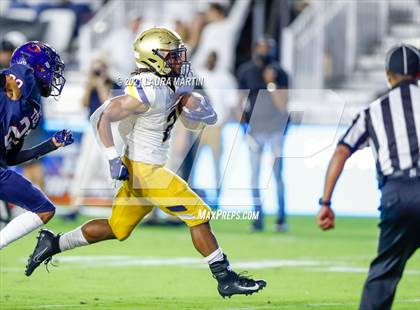 Thumbnail 2 in St. Thomas Aquinas vs. Tampa Bay Tech (FHSAA 7A Final) photogallery.