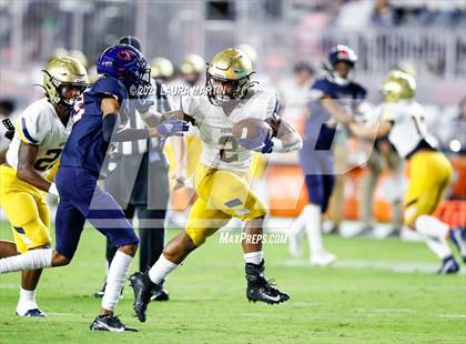 Thumbnail 3 in St. Thomas Aquinas vs. Tampa Bay Tech (FHSAA 7A Final) photogallery.