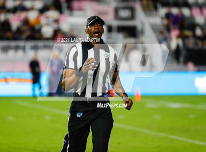 Thumbnail 3 in St. Thomas Aquinas vs. Tampa Bay Tech (FHSAA 7A Final) photogallery.