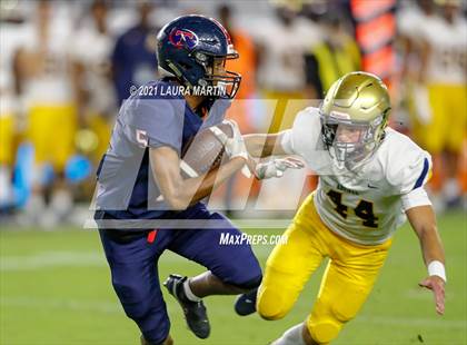 Thumbnail 2 in St. Thomas Aquinas vs. Tampa Bay Tech (FHSAA 7A Final) photogallery.