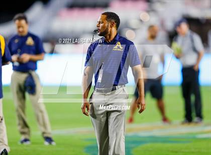 Thumbnail 3 in St. Thomas Aquinas vs. Tampa Bay Tech (FHSAA 7A Final) photogallery.