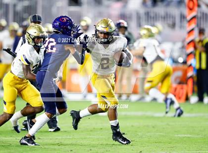 Thumbnail 1 in St. Thomas Aquinas vs. Tampa Bay Tech (FHSAA 7A Final) photogallery.
