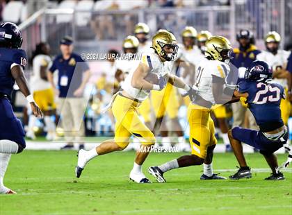 Thumbnail 3 in St. Thomas Aquinas vs. Tampa Bay Tech (FHSAA 7A Final) photogallery.