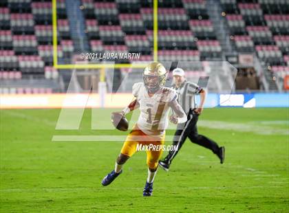 Thumbnail 3 in St. Thomas Aquinas vs. Tampa Bay Tech (FHSAA 7A Final) photogallery.