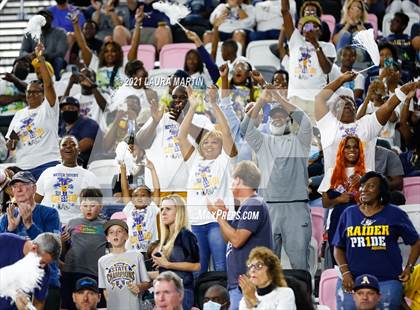 Thumbnail 1 in St. Thomas Aquinas vs. Tampa Bay Tech (FHSAA 7A Final) photogallery.