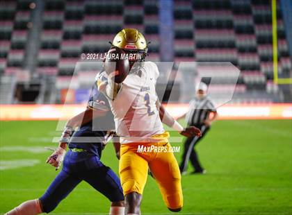 Thumbnail 3 in St. Thomas Aquinas vs. Tampa Bay Tech (FHSAA 7A Final) photogallery.