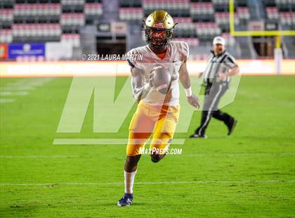 Thumbnail 1 in St. Thomas Aquinas vs. Tampa Bay Tech (FHSAA 7A Final) photogallery.