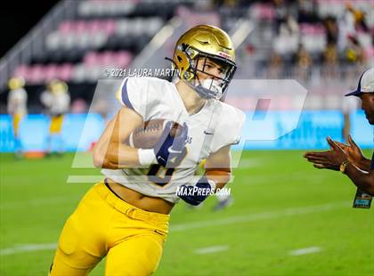 Thumbnail 3 in St. Thomas Aquinas vs. Tampa Bay Tech (FHSAA 7A Final) photogallery.