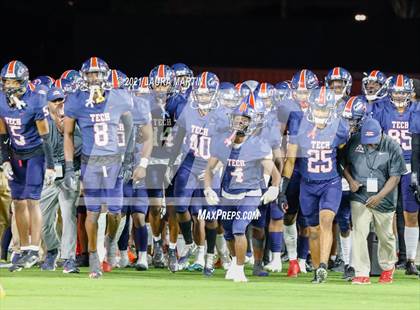 Thumbnail 1 in St. Thomas Aquinas vs. Tampa Bay Tech (FHSAA 7A Final) photogallery.