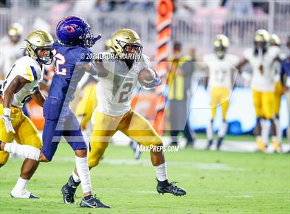 Thumbnail 3 in St. Thomas Aquinas vs. Tampa Bay Tech (FHSAA 7A Final) photogallery.