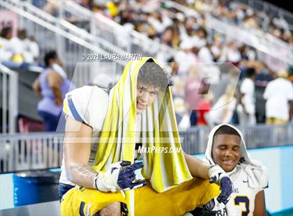 Thumbnail 1 in St. Thomas Aquinas vs. Tampa Bay Tech (FHSAA 7A Final) photogallery.