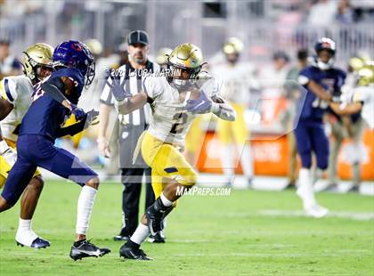 Thumbnail 2 in St. Thomas Aquinas vs. Tampa Bay Tech (FHSAA 7A Final) photogallery.