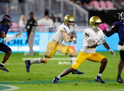 Thumbnail 2 in St. Thomas Aquinas vs. Tampa Bay Tech (FHSAA 7A Final) photogallery.