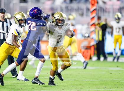 Thumbnail 2 in St. Thomas Aquinas vs. Tampa Bay Tech (FHSAA 7A Final) photogallery.