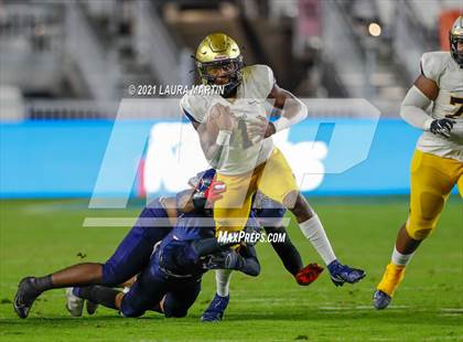 Thumbnail 1 in St. Thomas Aquinas vs. Tampa Bay Tech (FHSAA 7A Final) photogallery.