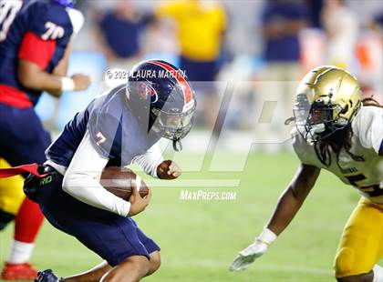 Thumbnail 1 in St. Thomas Aquinas vs. Tampa Bay Tech (FHSAA 7A Final) photogallery.