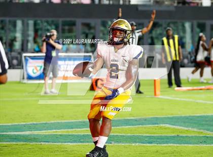 Thumbnail 2 in St. Thomas Aquinas vs. Tampa Bay Tech (FHSAA 7A Final) photogallery.