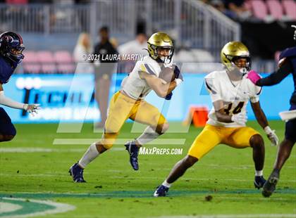 Thumbnail 1 in St. Thomas Aquinas vs. Tampa Bay Tech (FHSAA 7A Final) photogallery.
