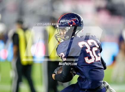 Thumbnail 3 in St. Thomas Aquinas vs. Tampa Bay Tech (FHSAA 7A Final) photogallery.