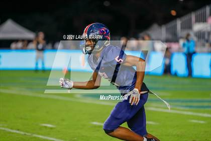 Thumbnail 1 in St. Thomas Aquinas vs. Tampa Bay Tech (FHSAA 7A Final) photogallery.