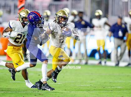 Thumbnail 3 in St. Thomas Aquinas vs. Tampa Bay Tech (FHSAA 7A Final) photogallery.