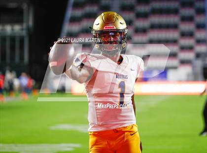 Thumbnail 2 in St. Thomas Aquinas vs. Tampa Bay Tech (FHSAA 7A Final) photogallery.