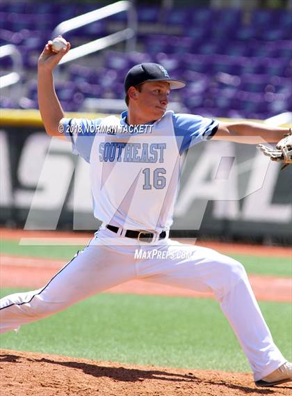 Thumbnail 1 in Southeast vs. Sabetha (KSHSAA 3A Quarterfinal) photogallery.
