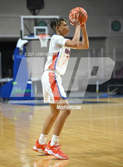 Thumbnail 2 in Bishop Gorman vs. Durango (Tarkanian Classic) photogallery.
