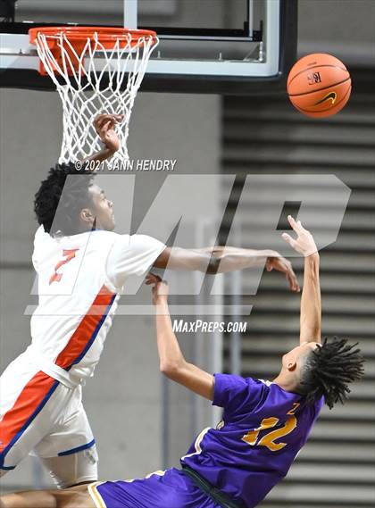 Thumbnail 1 in Bishop Gorman vs. Durango (Tarkanian Classic) photogallery.