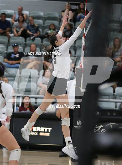 Thumbnail 2 in Sheridan @ Bauxite photogallery.