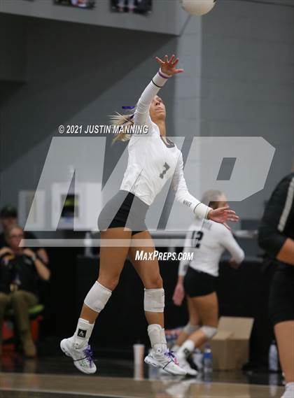 Thumbnail 1 in Sheridan @ Bauxite photogallery.