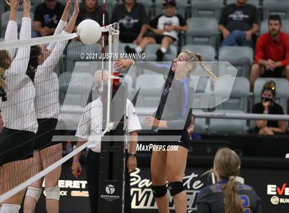 Thumbnail 1 in Sheridan @ Bauxite photogallery.