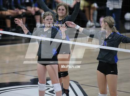 Thumbnail 2 in Sheridan @ Bauxite photogallery.