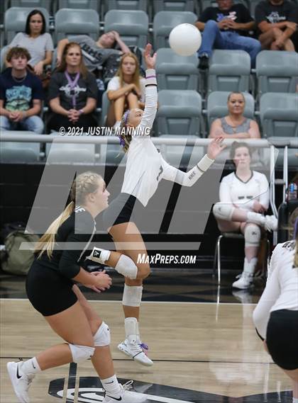 Thumbnail 3 in Sheridan @ Bauxite photogallery.