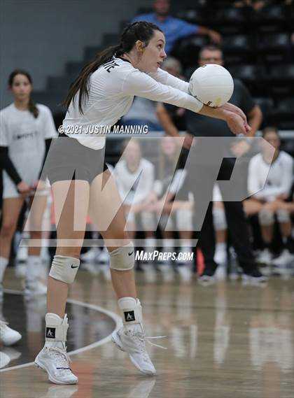 Thumbnail 3 in Sheridan @ Bauxite photogallery.